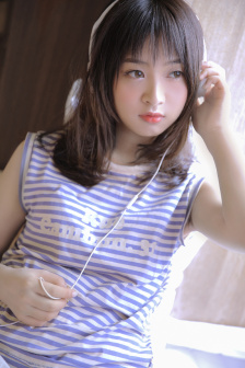 唐一菲个人资料
